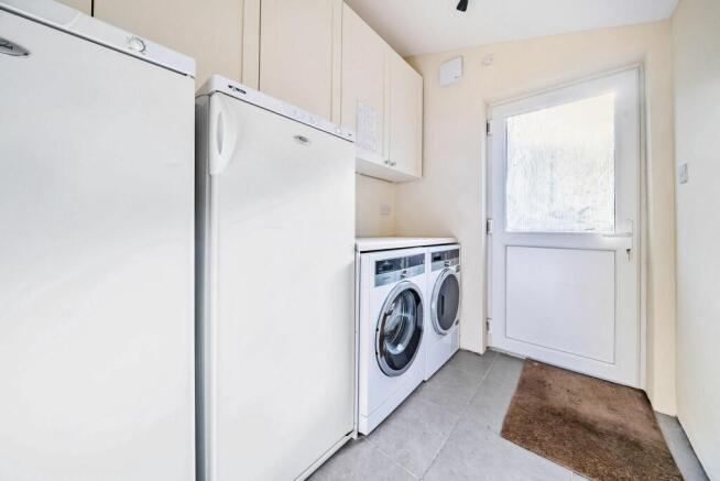 Utility Room (1)