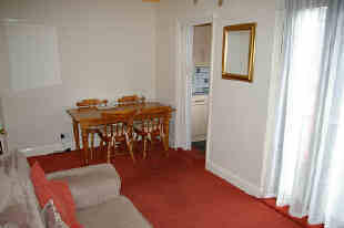 LOUNGE / DINING ROOM