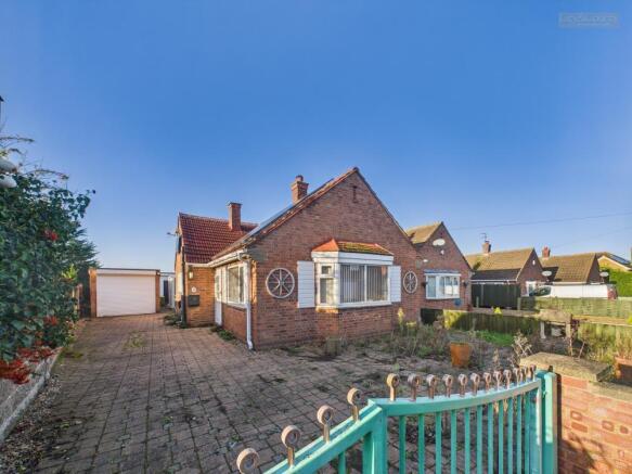 4-bed detached on Ivy Grove, Peterborough, £250,000