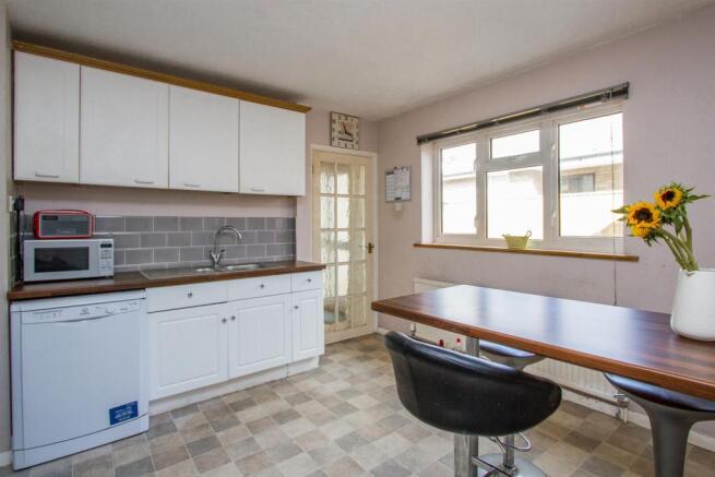 Kitchen..jpg