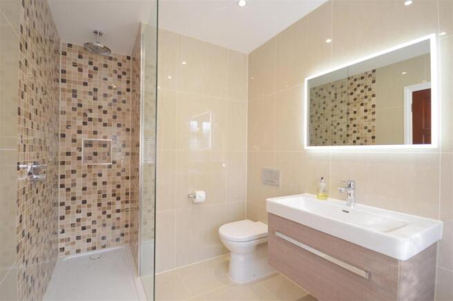 Bath/Shower Room