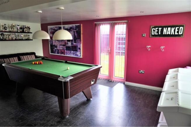 Lounge/Family/Games