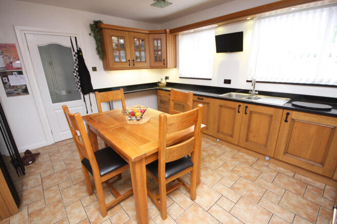 Kitchen/Breakfast Rm