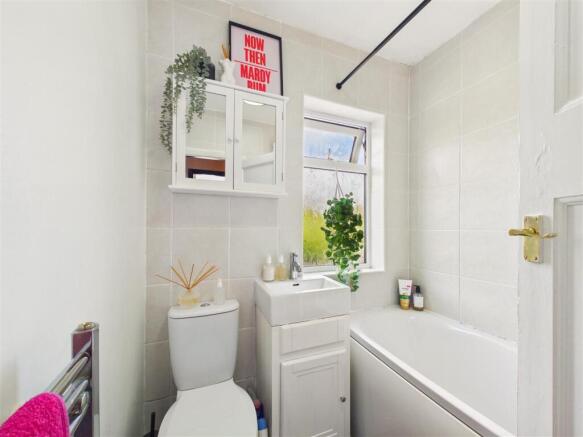 2 bed Terraced for sale Image 7