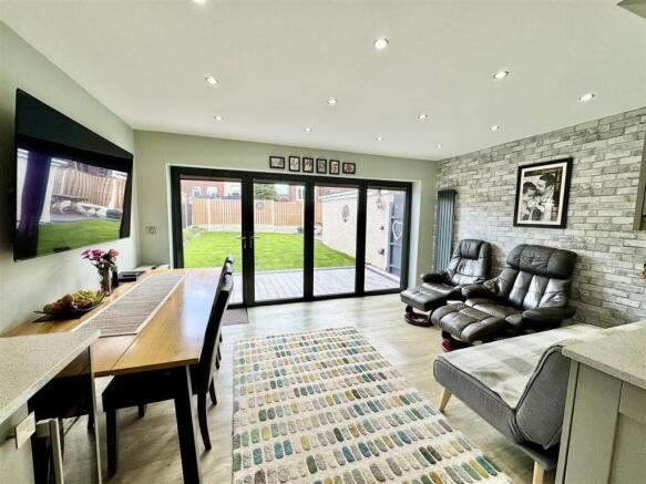3 bed Detached for sale Image 10