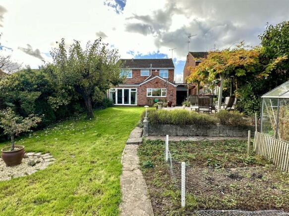 garden to house