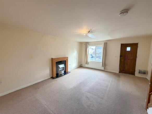 3 bed Terraced for sale Image 4