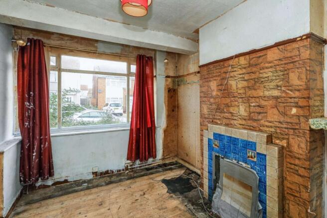 42 James Avenue, Dagenham, London, RM8 1LJ