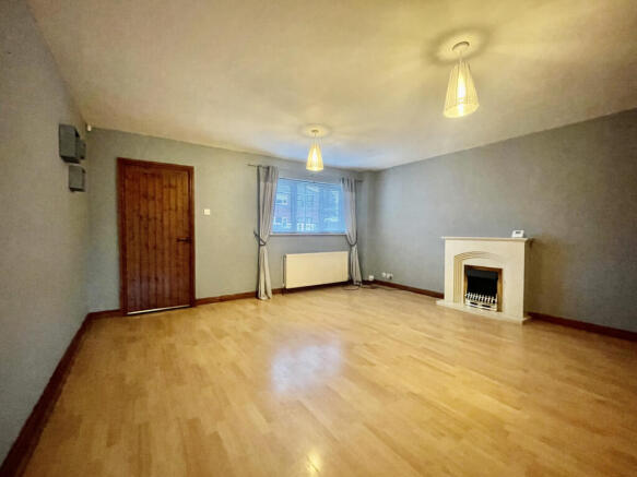 2 bed Town House to rent Image 4