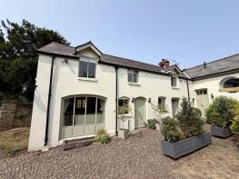 The Garden Cottage, Glangrwyney Court, Llangenny, Crickhowell NP8 1ES