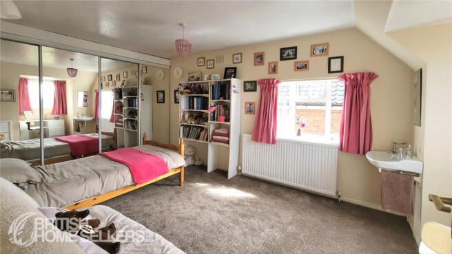 3 bed Detached for sale Image 10