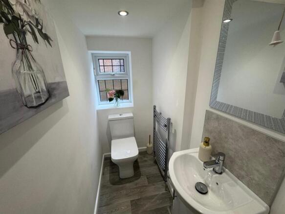 4 bed Detached for sale Image 8