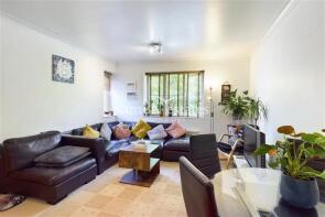 51, Pembroke House, Chaucer Way, Colliers Wood, London SW19 1UL