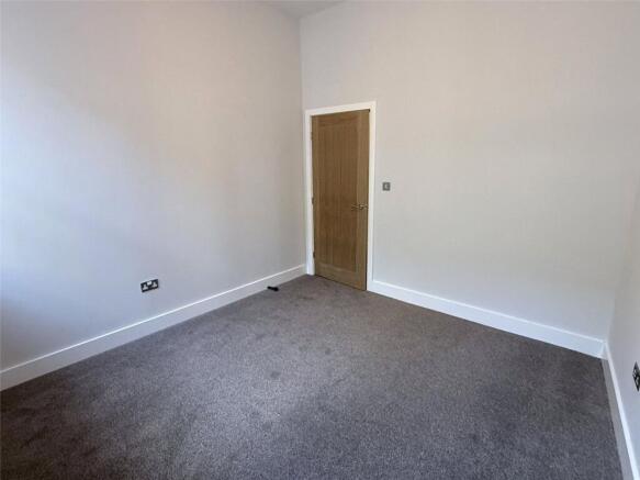 1 bed Ground Flat to rent Image 9