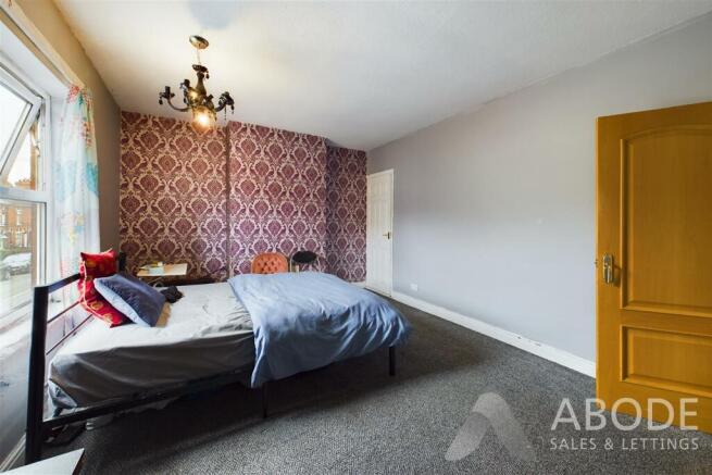 CAM04151G0-PR0008-STILL012.jpg
