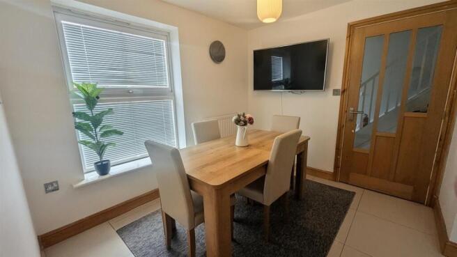 4 bed Detached for sale Image 4