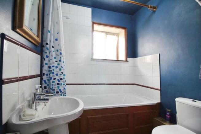 2 bed Cottage for sale Image 12