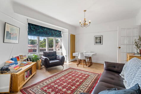 The Gateways, Richmond, TW9