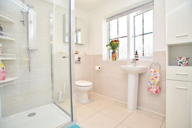 4 bed Detached to rent Image 11