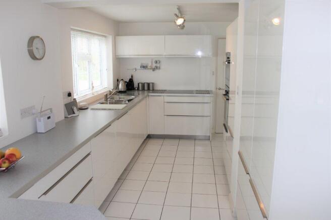 EXCELLENT BREAKFAST KITCHEN