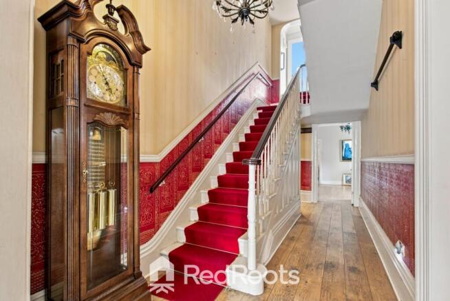 6 bed Semi-Detached for sale Image 9