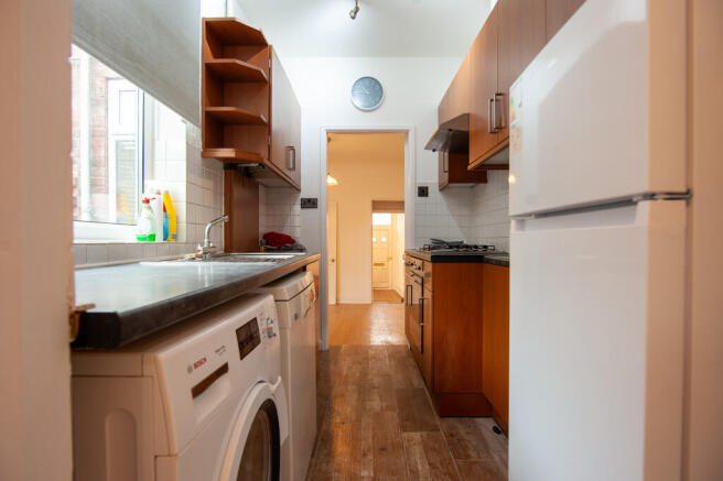 3 bed End of Terrace to rent Image 5