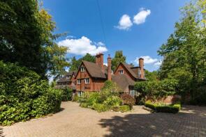 Lismoyne, Brittains Lane, Sevenoaks TN13 2NG