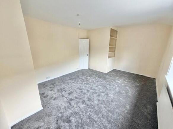 2 bed House to rent Image 5
