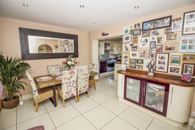 dining room copy.jpg