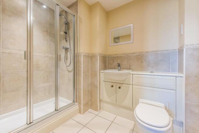 En-suite to master b