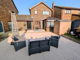 17, Cheviot Gate, Bradford BD12 0EA