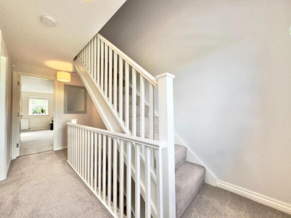 4 bed Town House to rent Image 10