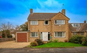 Yew Tree House, West Way, Lechlade GL7 3BT