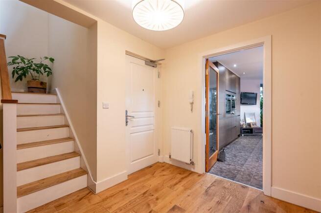 3 bed Duplex for sale Image 9