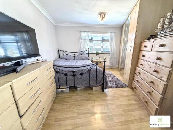 3 bed Semi-Detached for sale Image 7