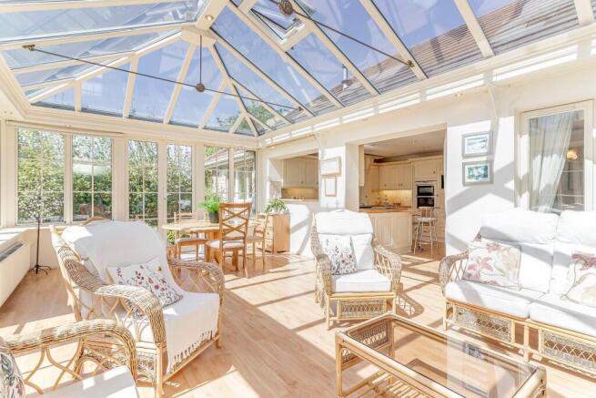 4 bed Detached Bungalow for sale Image 6