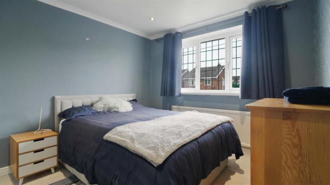 4 bed Detached for sale Image 11