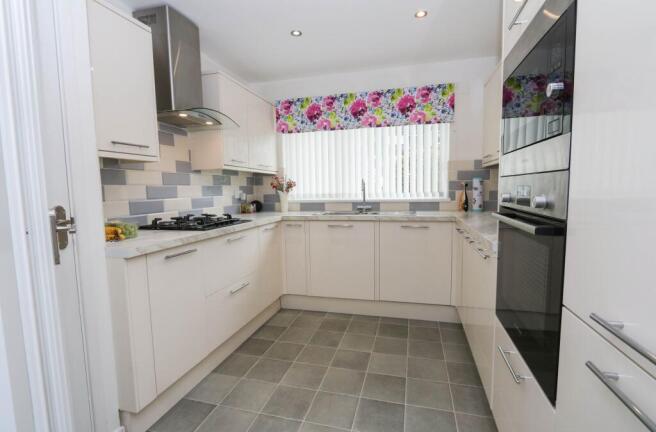 Frensham Avenue, Plymouth, PL6 photo 4