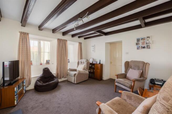 5 bed House for sale Image 10