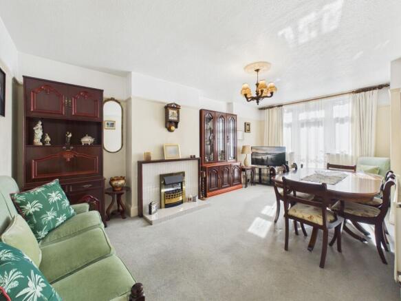 Lounge/Dining Room