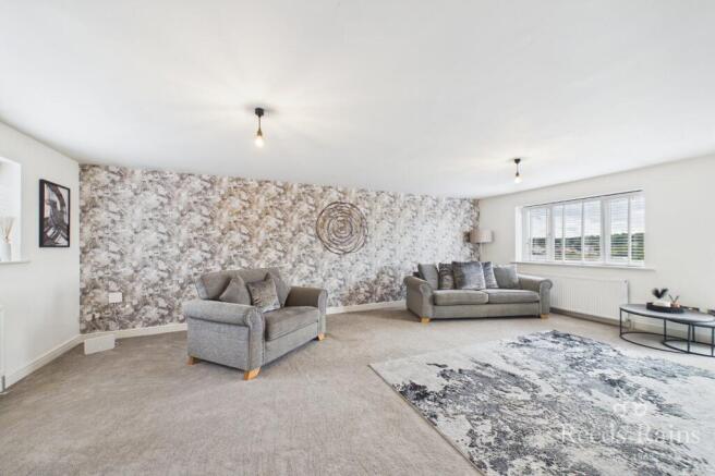 5 bed Detached for sale Image 10
