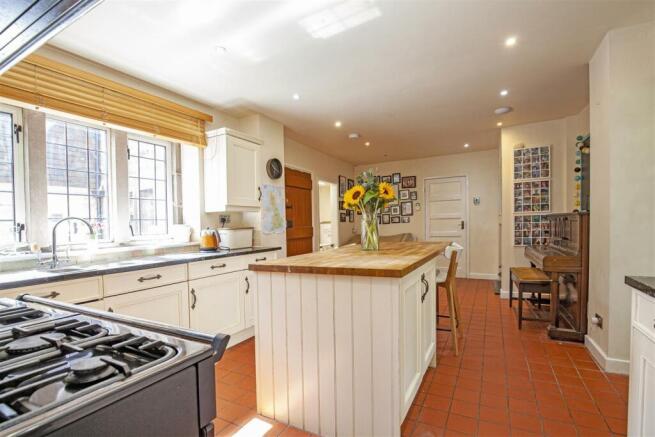 Kitchen-2.jpg