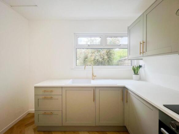 3 bed Terraced for sale Image 8