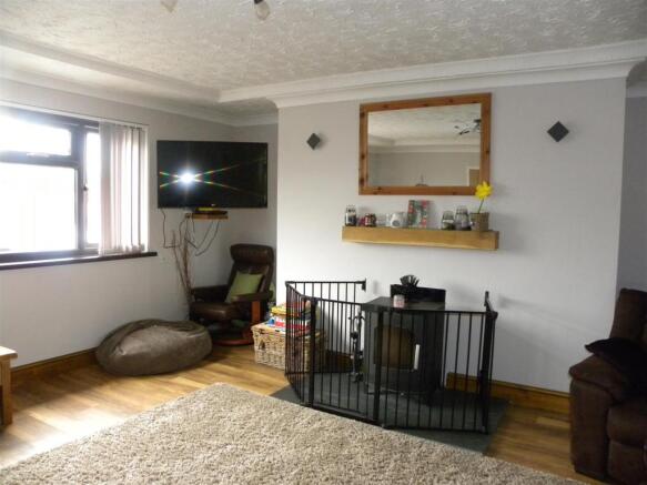 Front Lounge/ Living Room