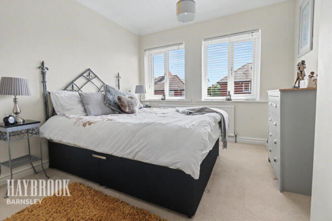 3 bed Semi-Detached for sale Image 10