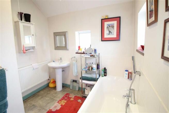 GROUND FLOOR BATHROO