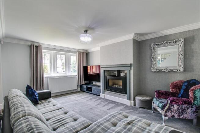 4 bed Detached for sale Image 8