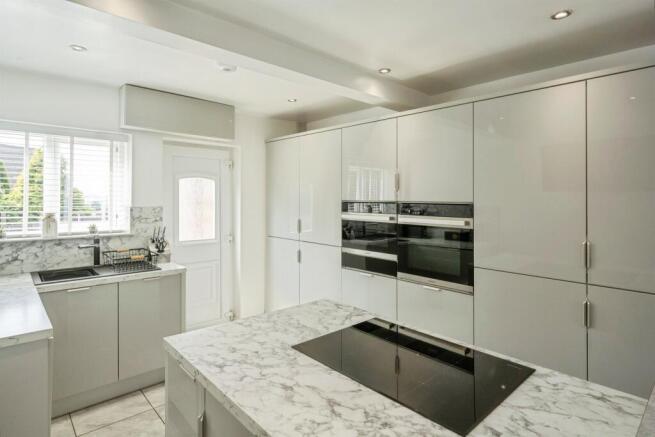 3 bed Semi-Detached for sale Image 7