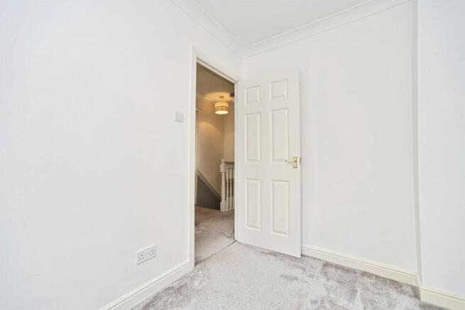 3 bed Semi-Detached for sale Image 11