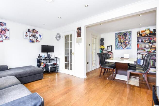 Sitting/dining room